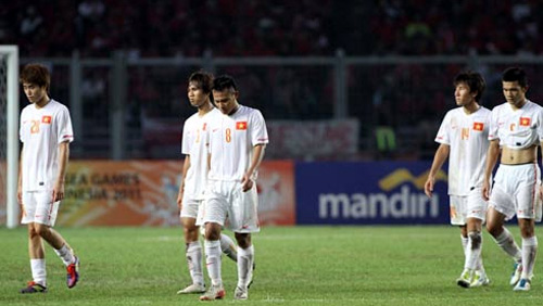 U23 không tiêu cực, HLV Goetz vẫn tại vị