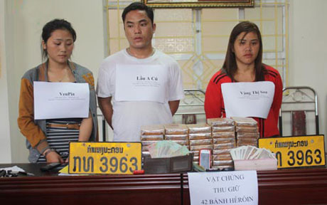 Công an Lào Cai phát hiện xe biển số Lào chở 42 bánh heroin