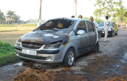 Thái Nguyên: Xe ô tô bốc cháy trên đường