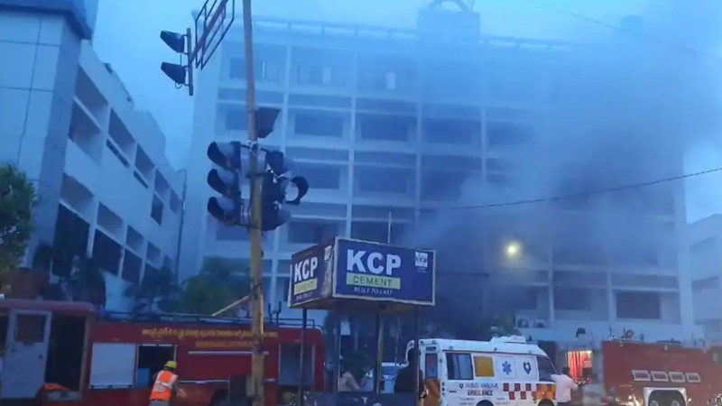 Cháy lớn tại cơ sở điều trị COVID-19 ở Ấn Độ, 7 người thiệt mạng