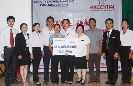 Prudential Việt Nam: Chi trả quyền lợi bảo hiểm và công bố khoản Bảo tức đặc biệt 430 tỷ VNĐ