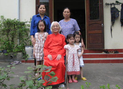 Chuyện về cử tri 101 tuổi