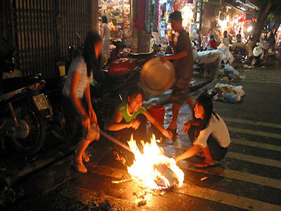 Bắt đầu xử phạt đốt vàng mã, say bia rượu nơi công cộng từ 1/9