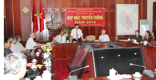 Cựu học viên lớp Cao cấp lý luận chính trị khóa II tổ chức hành trình về nguồn