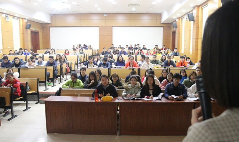 Chống dịch COVID-19: Bao giờ đi học trở lại?