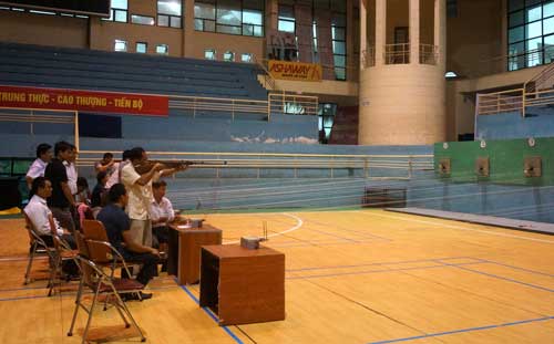 Trên 60 vận động viên tham gia Giải bắn súng trường hơi