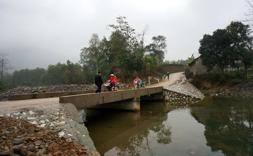 Xóm Văn hoá dưới chân núi Quạt Nan