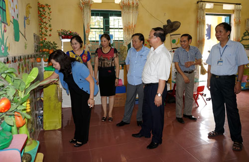 Kiểm tra công tác phổ cập giáo dục mầm non