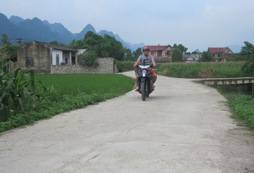 Ở một đảng bộ nhiều năm liền đạt trong sạch, vững mạnh