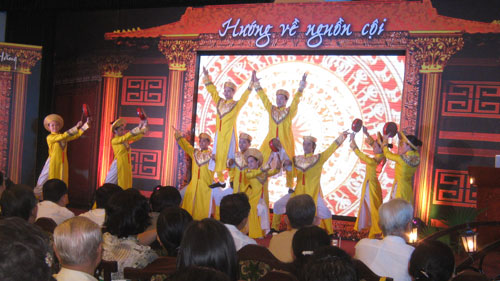 Gặp mặt 100 dòng họ