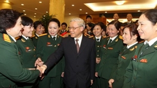 Tổng Bí thư gặp mặt đại biểu phụ nữ Quân đội