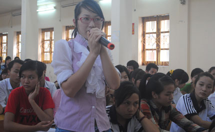 Giao lưu, phát động cuộc thi viết phóng sự trong sinh viên