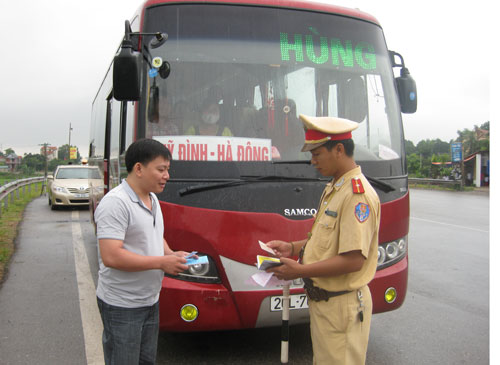 Thái Nguyên: Tăng cường kiểm tra xe chở khách