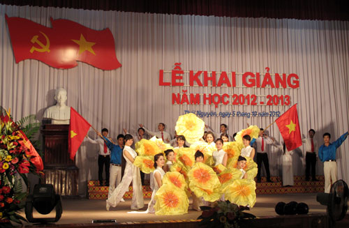 Trường Đại học Sư phạm khai giảng năm học 2012-2013