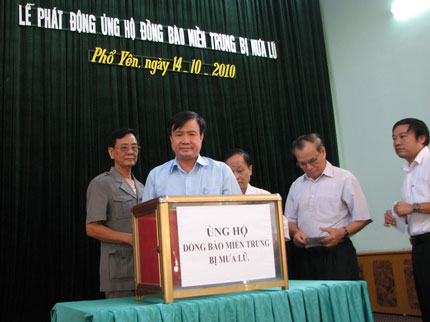 Phát động đợt ủng hộ đồng bào miền Trung bị mưa lũ