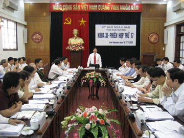 UBND tỉnh họp phiên thường kỳ