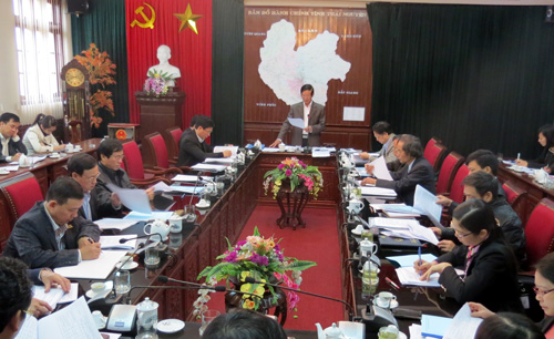 Thẩm tra các báo cáo và tờ trình, dự thảo nghị quyết