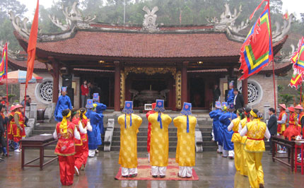 Tín ngưỡng thờ cúng Hùng Vương trong đời sống văn hóa - tinh thần của người Việt