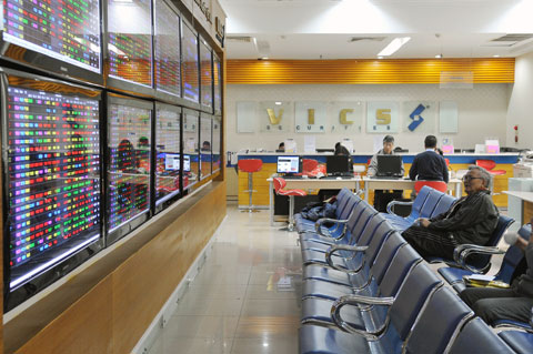 Công ty chứng khoán “mắc cạn” hơn 1.500 tỷ đồng nợ khó đòi