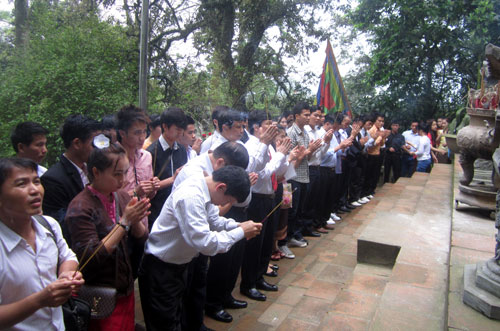 Phú Lương: Tổ chức đón Tết cổ truyền Bunpymay cho du học sinh Lào