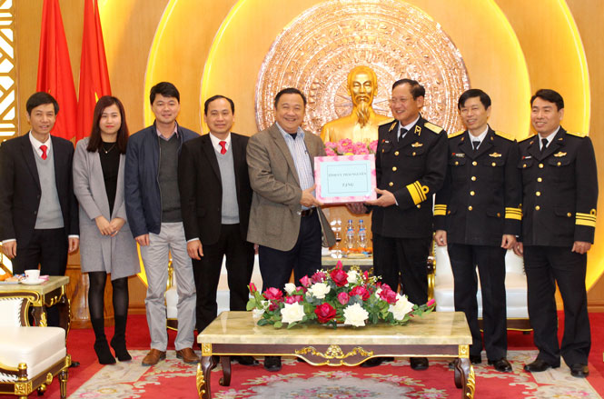 Thăm, chúc Tết Bộ Tư lệnh Hải quân