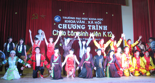 Giao lưu nghệ thuật Chào tân sinh viên