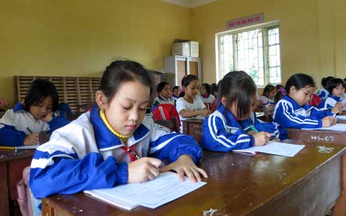 Trên 560 học sinh dự thi viết chữ đẹp