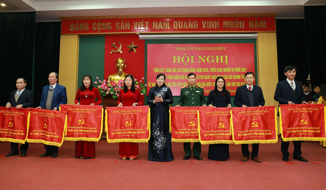 Tổng kết thực hiện Chỉ thị số 35-CT/TW và công tác xây dựng Đảng 