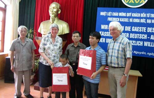 Thăm, tặng quà Hội Nạn nhân chất độc da cam /điôxin tỉnh