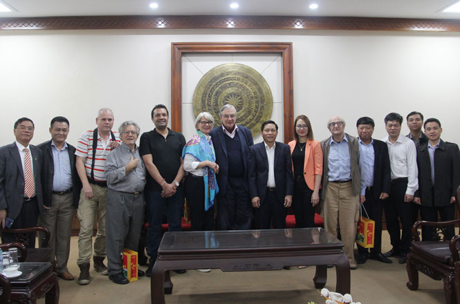 Hiệp hội Báo chí nước ngoài thăm và làm việc tại tỉnh