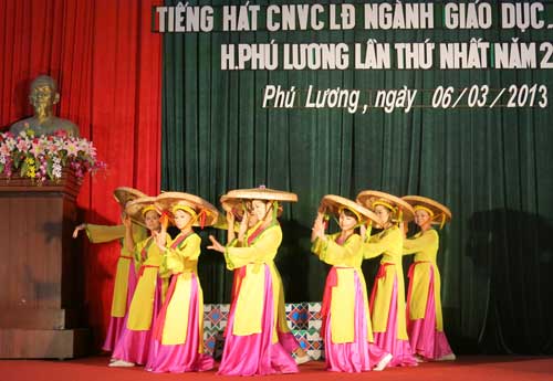 Liên hoan tiếng hát ngành Giáo dục