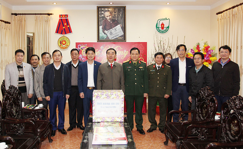 Lãnh đạo tỉnh thăm, động viên các cơ quan, đơn vị trực Tết