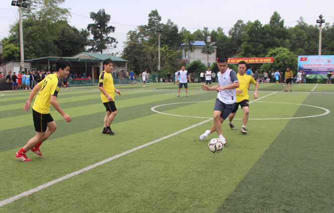 Phú Lương: Khai mạc giải bóng đá phong trào thanh niên