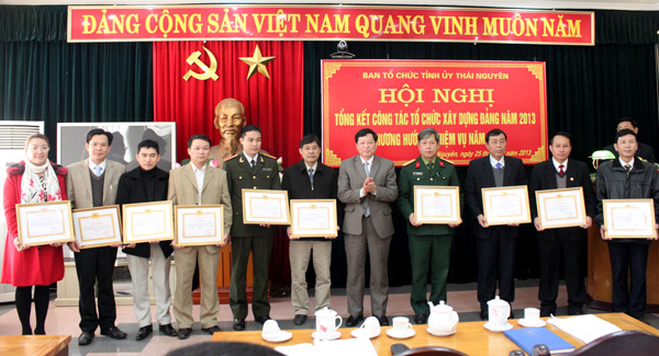 Toàn Đảng bộ kết nạp được 3.523 đảng viên mới