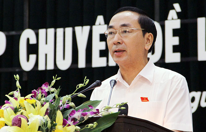 Thảo luận cho ý kiến vào những chủ trương, định hướng lớn của tỉnh về phát triển kinh tế - xã hội.