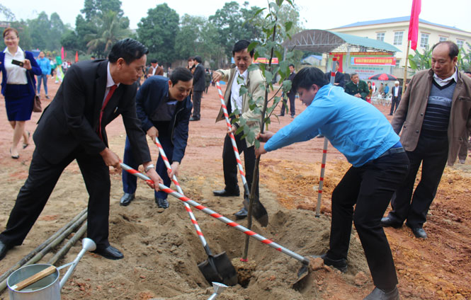 Phú Bình: Phát động Tết trồng cây Xuân Mậu Tuất