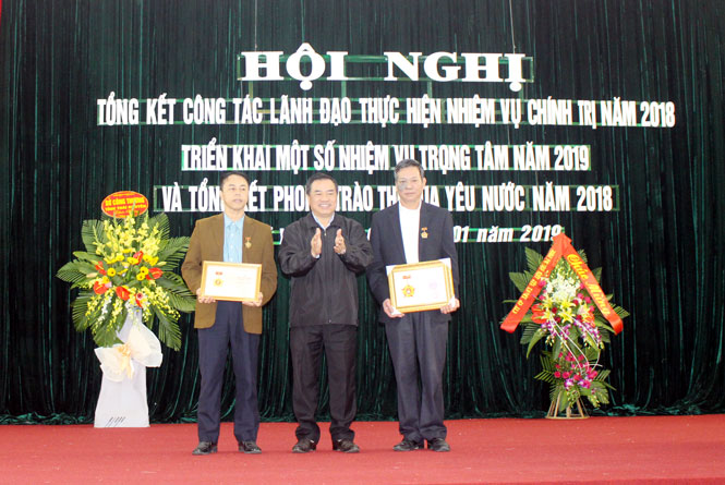 Tiếp tục đẩy mạnh phong trào thi đua yêu nước