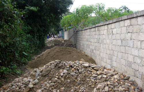 Hoàn thiện hệ thống đường liên xóm