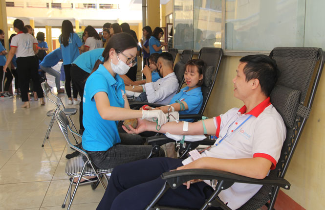 Trên 150 người tham gia hiến máu tình nguyện