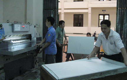 “Thắt lưng buộc bụng”, vượt qua thời lạm phát