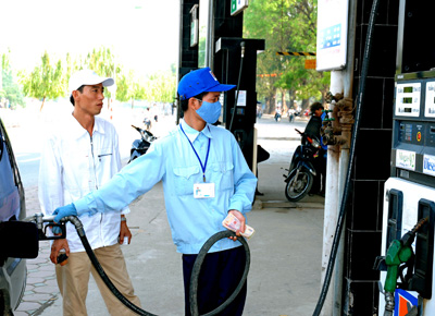 Không tăng giá xăng đến hết tháng 3