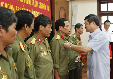 Trao 22 Kỷ niệm chương Chiến sĩ bảo vệ thành cổ Quảng Trị