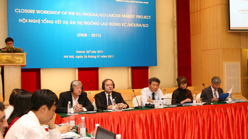 Phát triển thị trường lao động tại Việt Nam