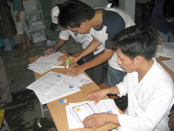 Làm hồ sơ dự thi