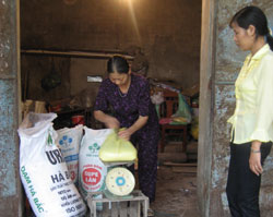 Tạo niềm tin cho xã viên bằng hiệu quả trong công việc