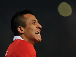 Alexis Sanchez chính thức gia nhập Barca