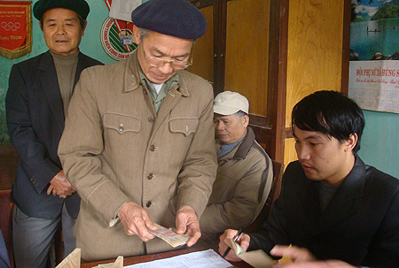 Thí điểm trả lương hưu, trợ cấp BHXH qua bưu điện