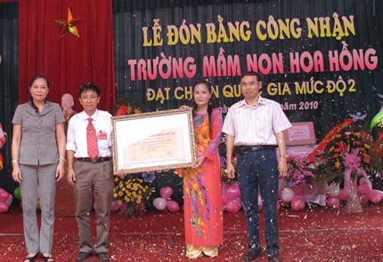 Trường mầm non Hoa Hồng đón Bằng chuẩn Quốc gia mức độ 2