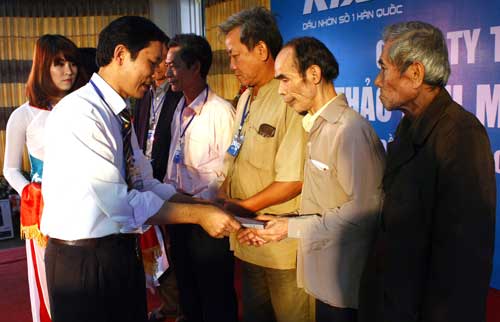 Phối hợp giới thiệu sản phẩm dầu mỡ nhờn GS Hàn Quốc