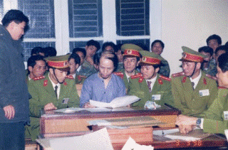 Tử tù được gặp thân nhân mỗi tháng một giờ